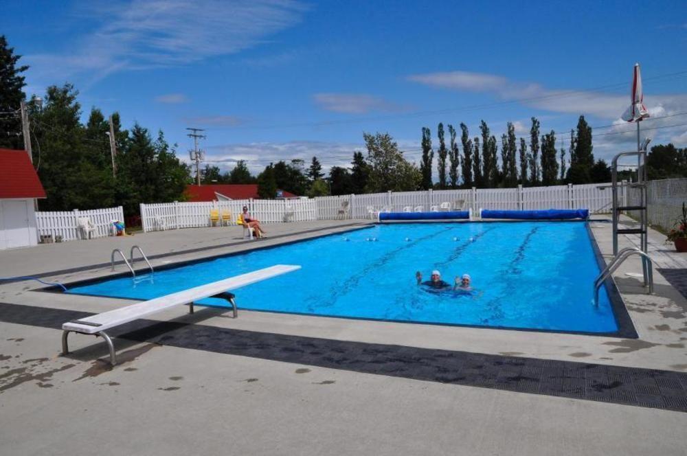 Camping & Chalets De La Demi-Lieue Hotel Saint-Jean-Port-Joli Kültér fotó