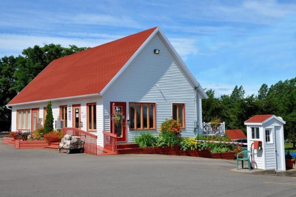 Camping & Chalets De La Demi-Lieue Hotel Saint-Jean-Port-Joli Kültér fotó